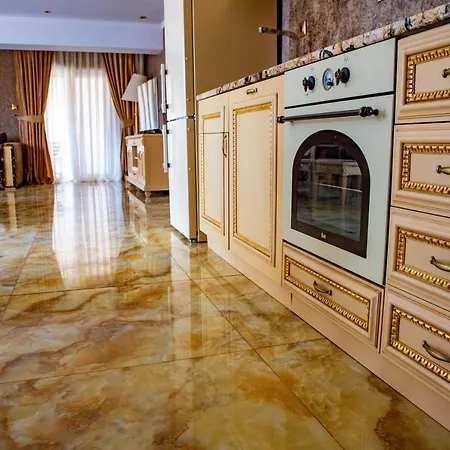 Luxury Rich 2 Daire *